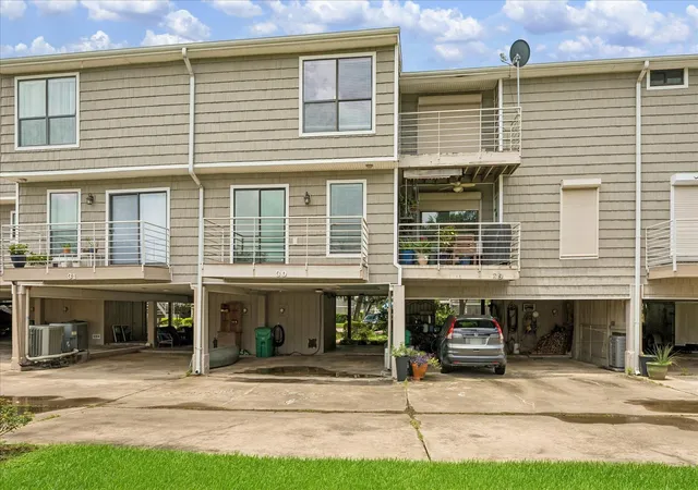 3rd image of 30 Lakewood Ln #30, Seabrook, TX 77586 | MLS# 95372655