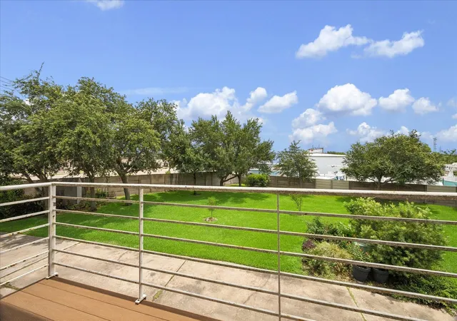4th image of 30 Lakewood Ln #30, Seabrook, TX 77586 | MLS# 95372655