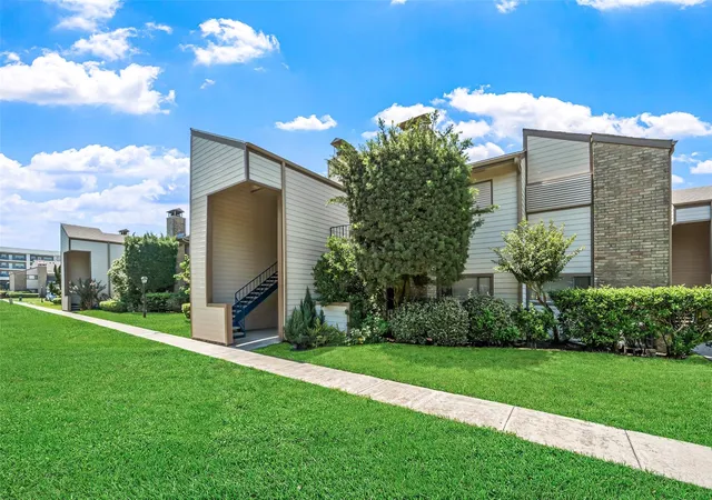 Photo 1 of Condo for sale at 7033 N Holiday Dr, Galveston, TX 77550 | MLS# 37231445 | Listing updated on 2026-07-25