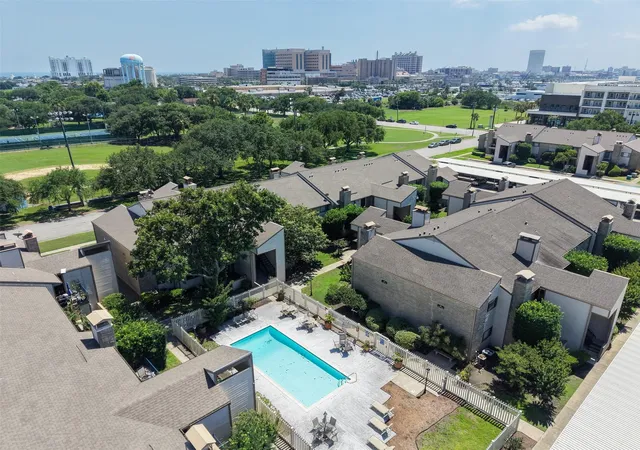 Photo 3 of Condo for sale at 7033 N Holiday Dr, Galveston, TX 77550 | MLS# 37231445 | Listing updated on 2026-07-25