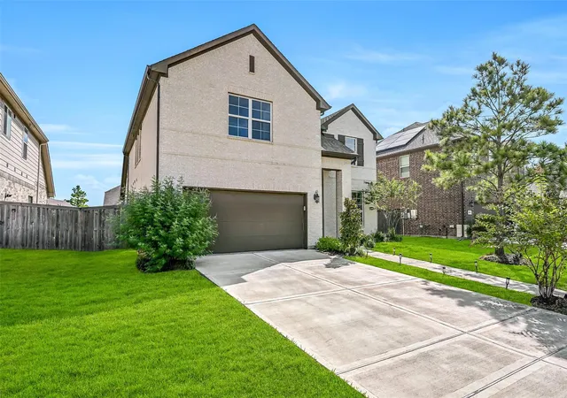 Photo 2 of Single family home for sale at 2641 Summer Indigo Trl, Pearland, TX 77089 | MLS# 79181395 | Listing updated on 2026-09-15