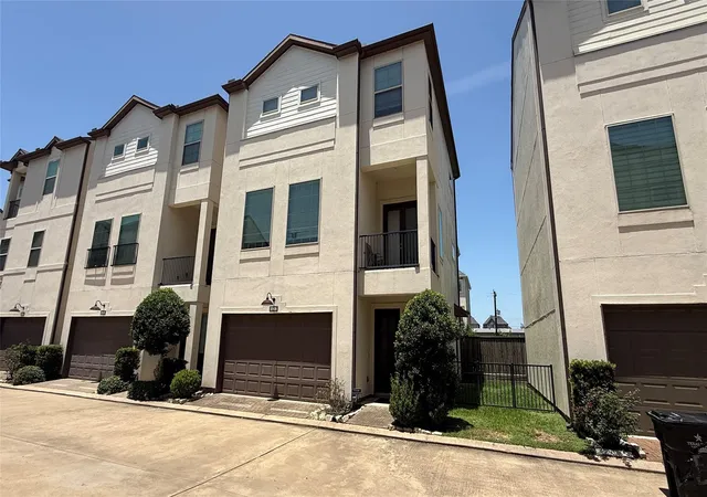 1st image of 10906 Brookeshire Chase Lane Lane, Houston, TX 77043 | MLS# 3199638