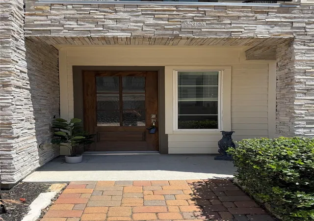 3rd image of 10906 Brookeshire Chase Lane Lane, Houston, TX 77043 | MLS# 3199638