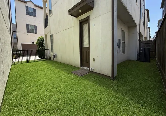 41st image of 10906 Brookeshire Chase Lane Lane, Houston, TX 77043 | MLS# 3199638