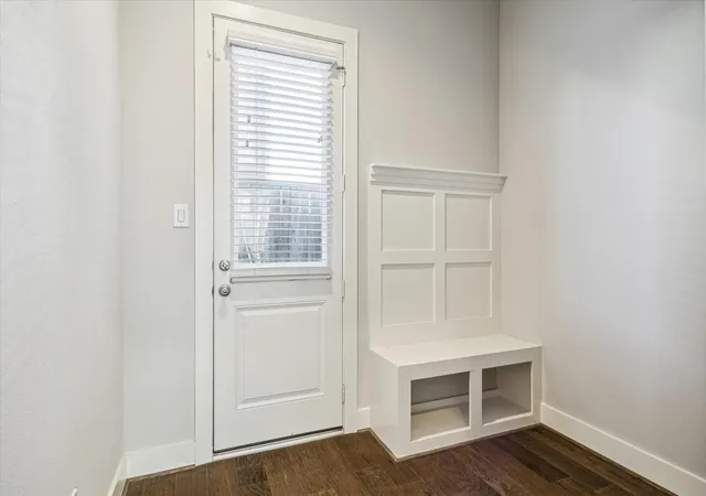 5th image of 10906 Brookeshire Chase Lane Lane, Houston, TX 77043 | MLS# 3199638