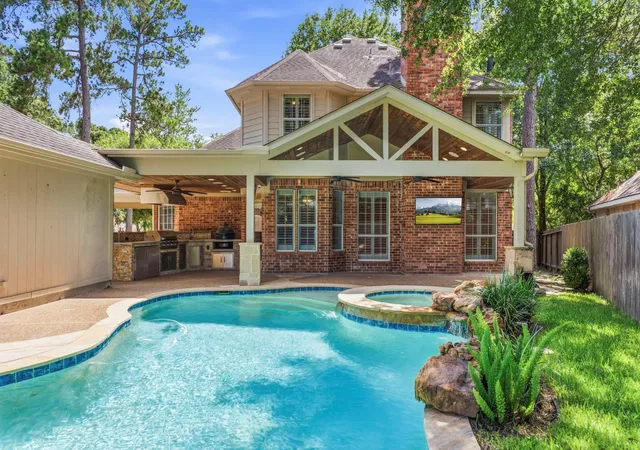 Photo 2 of Single family home for sale at 26 Shady Pond Pl, Spring, TX 77382 | MLS# 95926068 | Listing updated on 2026-08-31