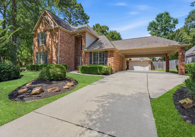 Photo 4 of Single family home for sale at 26 Shady Pond Pl, Spring, TX 77382 | MLS# 95926068 | Listing updated on 2026-08-31