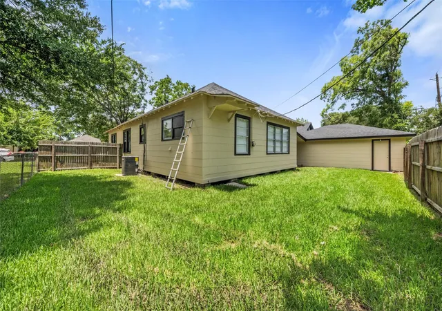 Homes for sale in Baytown, TX | 711 Bowie St, Baytown, TX 77520 | MLS# 10196805
