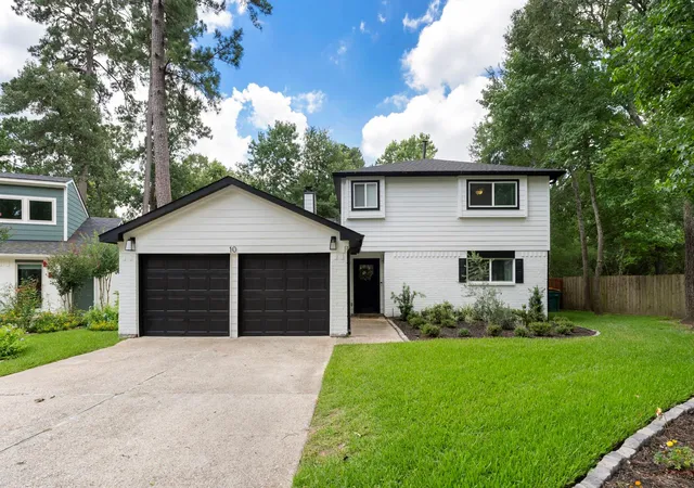 Photo 2 of Single family home for sale at 10 E White Willow Cir, Spring, TX 77381 | MLS# 51847273 | Listing updated on 2026-09-13
