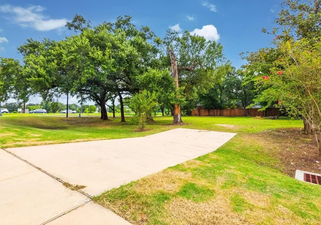 Photo 3 of Land for sale at 5027 S Braeswood Blvd, Houston, TX 77096 | MLS# 22572859 | Listing updated on 2026-07-13