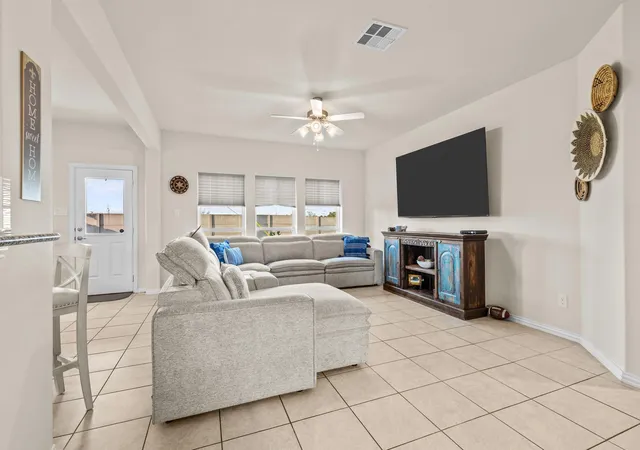 Photo 3 of Single family home for sale at 23310 Bordeaux Dr, Alvin, TX 77511 | MLS# 1068053 | Listing updated on 2026-08-30