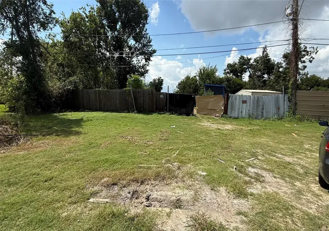 Photo 1 of Land for sale at 0 Hewrick, Houston, TX 77020 | MLS# 36784627 | Listing updated on 2025-10-02