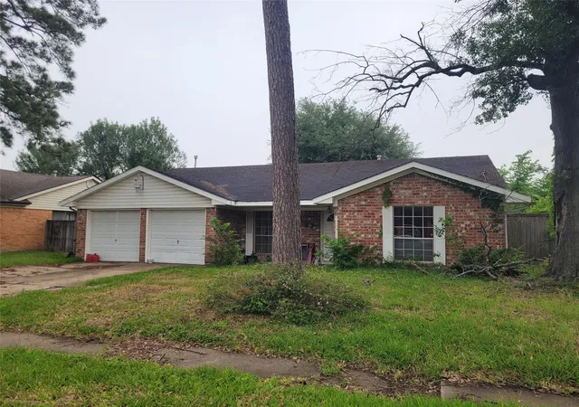 Photo 1 of Single family home for sale at 13827 Lantern Ln, Houston, TX 77015 | MLS# 84205879 | Listing updated on 2026-09-15