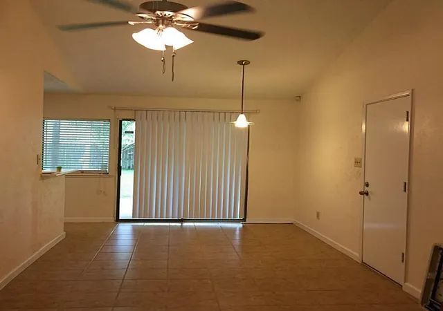 2nd image of 527 Jeff Davis Dr, Richmond, TX 77469 | MLS# 72352709