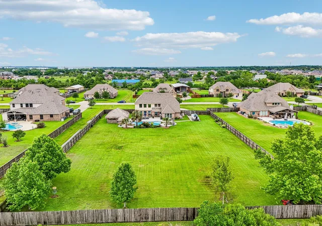 2nd image of 4410 Clearwater Rd, Baytown, TX 77523 | MLS# 49495250