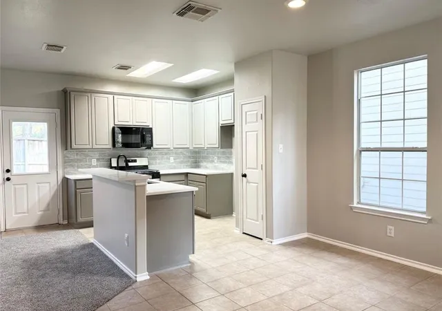 Homes for sale in The Woodlands, TX | 38 Blue Creek Pl, The Woodlands, TX 77382 | MLS# 14643406