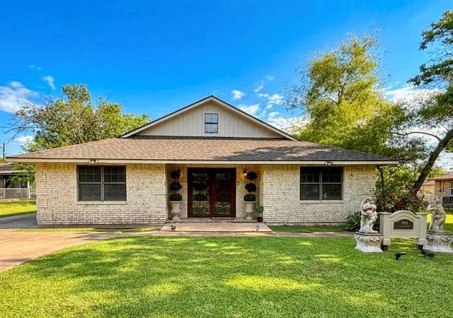 Homes for sale in Freeport, TX | 1905 Yellowstone St, Freeport, TX 77541 | MLS# 35658909