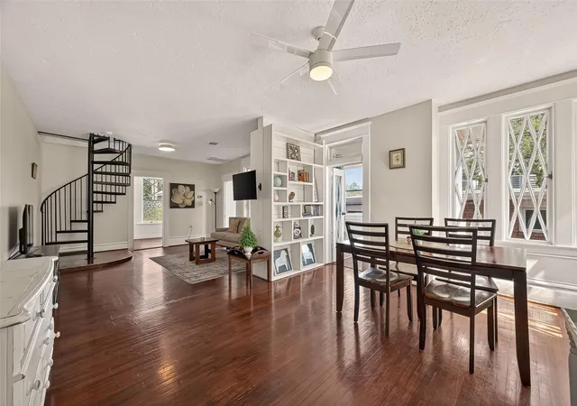 1st image of 324 W Alabama St, Houston, TX 77006 | MLS# 56508640