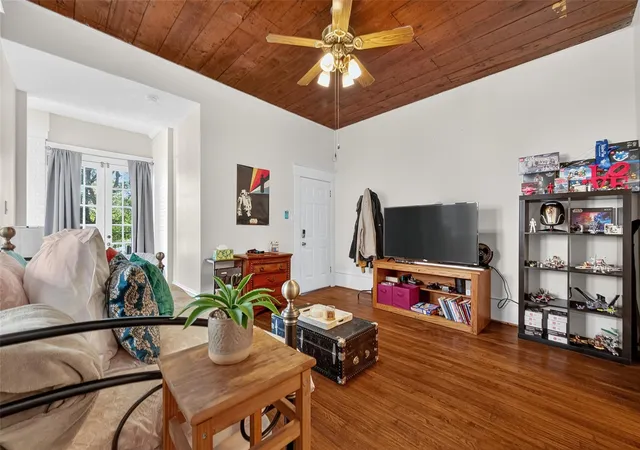 2nd image of 324 W Alabama St, Houston, TX 77006 | MLS# 56508640