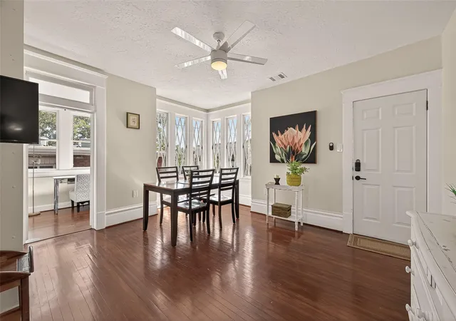 3rd image of 324 W Alabama St, Houston, TX 77006 | MLS# 56508640