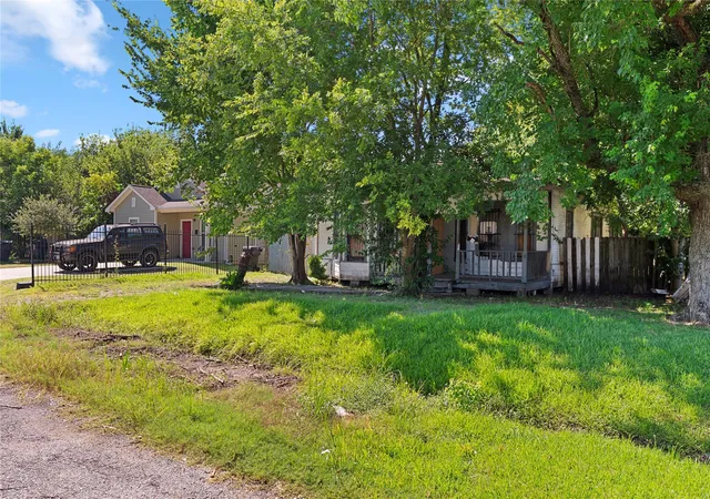 2nd image of 3600 Rockingham St, Houston, TX 77051 | MLS# 67417929