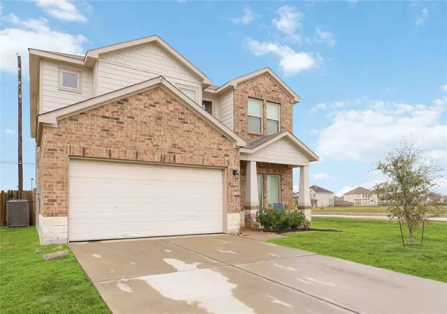 Photo 2 of Sale Pending at 7002 Victorville Dr, Rosharon, TX 77583 | MLS# 71765538 | Listing updated on 2026-04-30