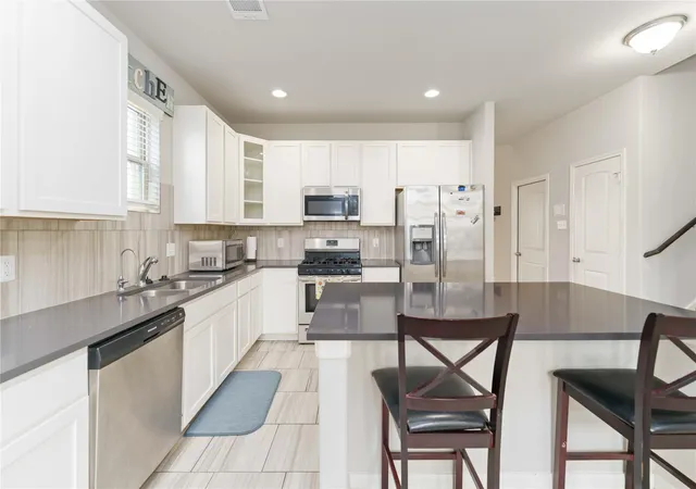 Photo 4 of Sale Pending at 7002 Victorville Dr, Rosharon, TX 77583 | MLS# 71765538 | Listing updated on 2026-04-30