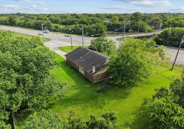 Photo 3 of Single family home for sale at 2201 Webster St, League City, TX 77573 | MLS# 3564717 | Listing updated on 2026-09-12