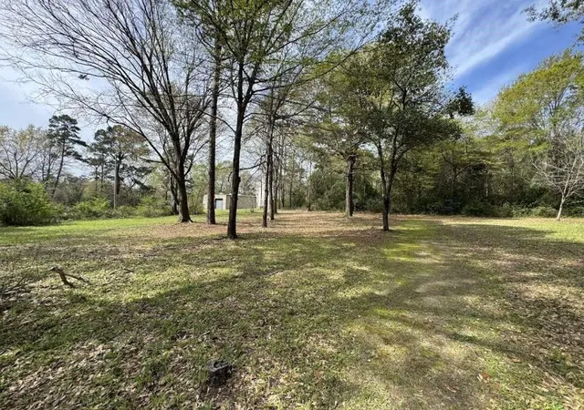 Photo 3 of Land for sale at 925 Arkansas St, Atlanta, TX 75551 | MLS# 31875051 | Listing updated on 2026-04-25