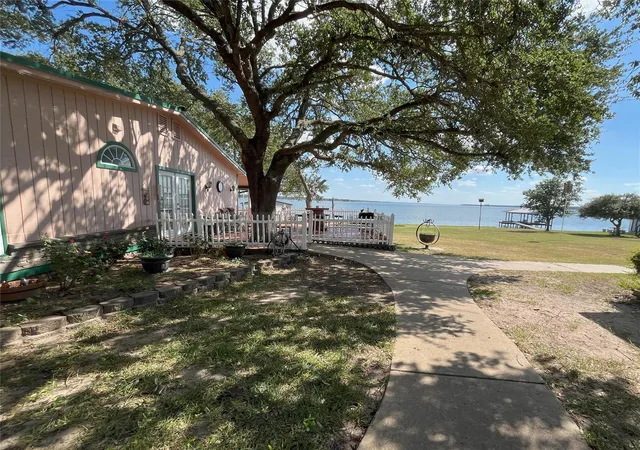 Homes for sale in Groesbeck, TX | 1753 Lcr 822, Groesbeck, TX 76642 | MLS# 13683172