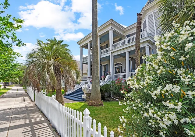 Photo 3 of Single family home for sale at 1103 33rd Street, Galveston, TX 77550 | MLS# 71623951 | Listing updated on 2026-06-23