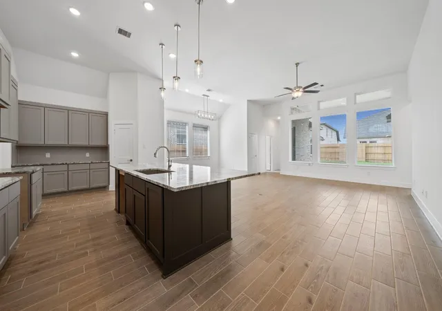 3rd image of 231 Garden Rose Trl, Willis, TX 77318 | MLS# 8050101