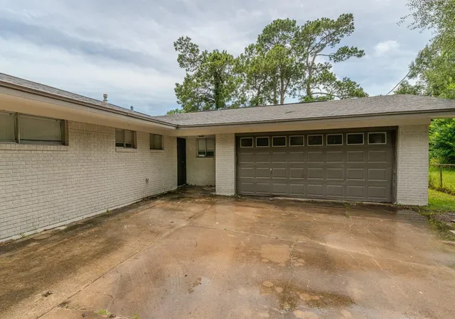 2nd image of 121 Glynn Dr, Bridge City, TX 77611 | MLS# 34269338