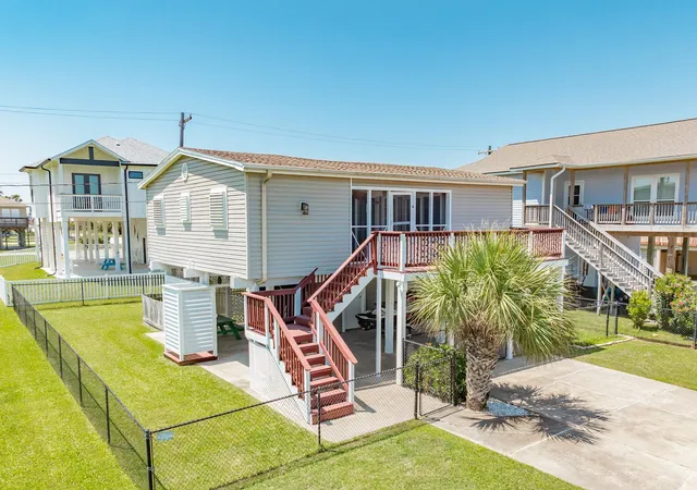 Photo 1 of Single family home for sale at 4134 Fort Bnd Dr, Galveston, TX 77554 | MLS# 15769017 | Listing updated on 2026-06-10