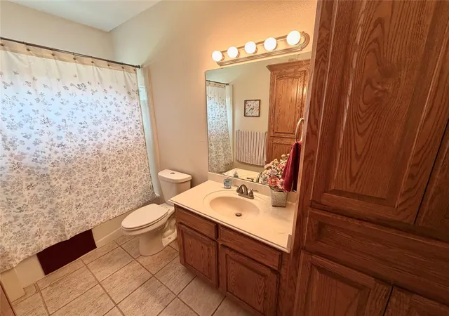 Photo 4 of Single family home for sale at 1113 Enchanted Oaks Dr, Angleton, TX 77515 | MLS# 82755213 | Listing updated on 2026-09-12