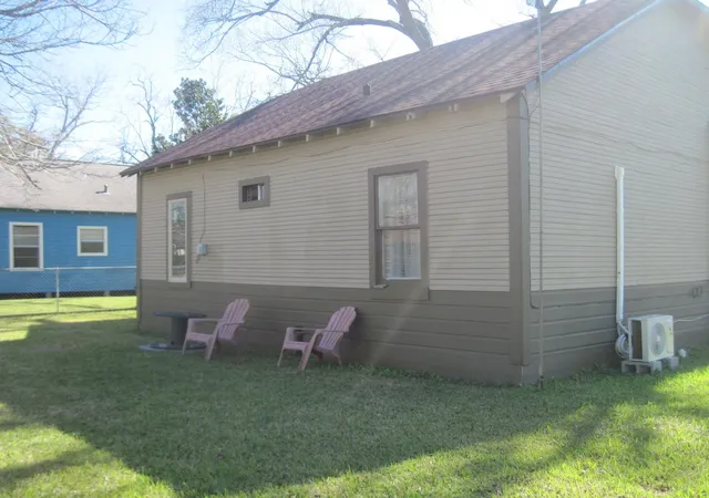 Photo 4 of Single family home for sale at 410 W Centre St, Brazoria, TX 77422 | MLS# 71885735 | Listing updated on 2026-07-06