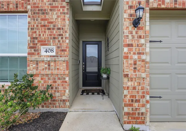 Photo 3 of Single family home for sale at 408 Texas Olive Dr, Katy, TX 77493 | MLS# 81789170 | Listing updated on 2026-04-09