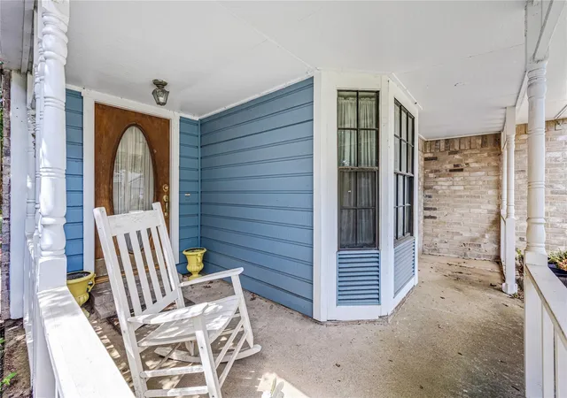 Photo 3 of Sale Pending at 11839 Moss Branch Rd, Houston, TX 77043 | MLS# 77626918 | Listing updated on 2026-09-05