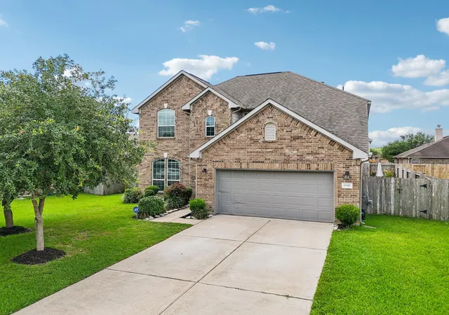 Homes for sale in Dickinson, TX | 6546 Turner Fields Ln, Dickinson, TX 77539 | MLS# 94553167