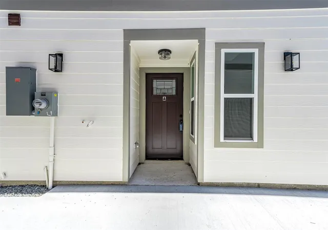 2nd image of 2022 Hampton St, Houston, TX 77088