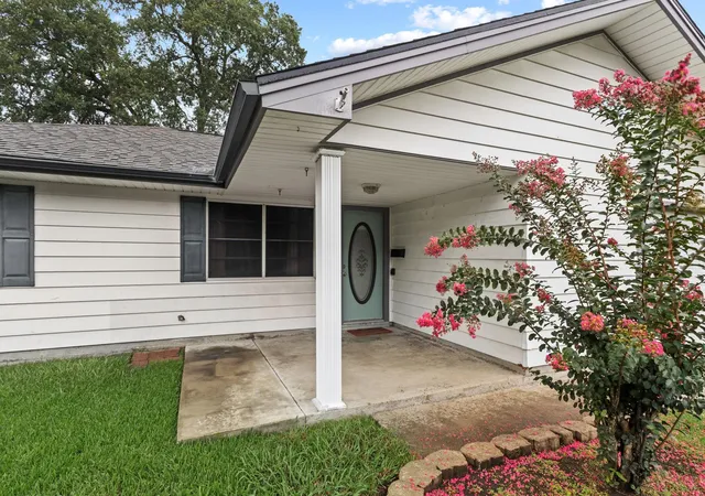 Homes for sale in Nederland, TX | 1440 Avenue E, Nederland, TX 77627 | MLS# 51378680