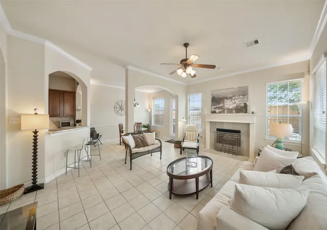 Photo 3 of Townhouse for sale at 10610 Wallingford Pl, Houston, TX 77042 | MLS# 25314165 | Listing updated on 2026-08-14