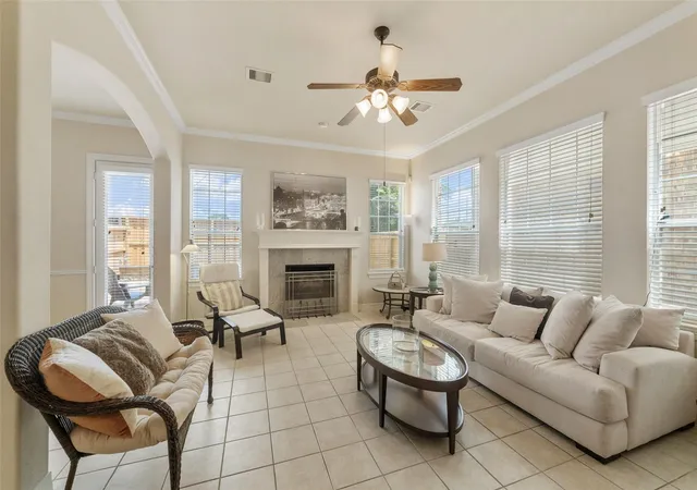 Photo 4 of Townhouse for sale at 10610 Wallingford Pl, Houston, TX 77042 | MLS# 25314165 | Listing updated on 2026-08-14