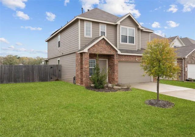 Photo 3 of Single family home for sale at 2205 Angie Kaye Dr, Conroe, TX 77301 | MLS# 71329367 | Listing updated on 2026-06-02