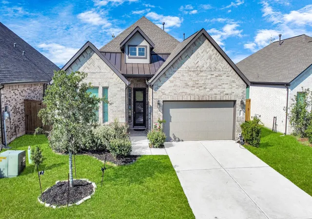 Photo 3 of Single family home for sale at 13021 Ocean Breeze Ln, La Marque, TX 77568 | MLS# 25570275 | Listing updated on 2026-09-15