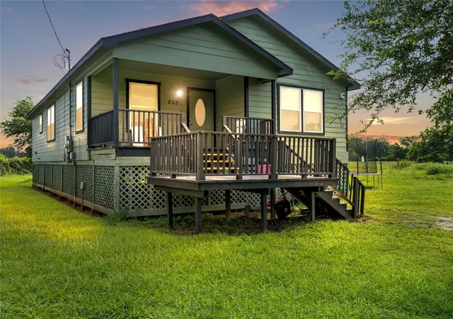 Photo 1 of Single family home for sale at 805 E Columbus, Wharton, TX 77488 | MLS# 27348828 | Listing updated on 2026-06-23
