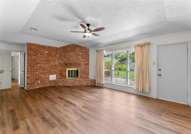 2nd image of 16410 Hickory Knoll Dr, Houston, TX 77059 | MLS# 58440204