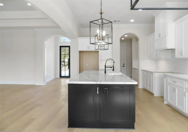 4th image of 5118 Sleepy Pt, Willis, TX 77318 | MLS# 19002049