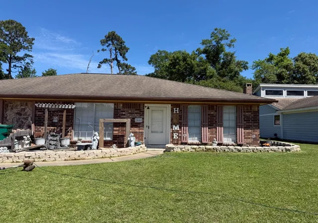 1st image of 2000 Silver Oaks Dr, Orange, TX 77632 | MLS# 73315594