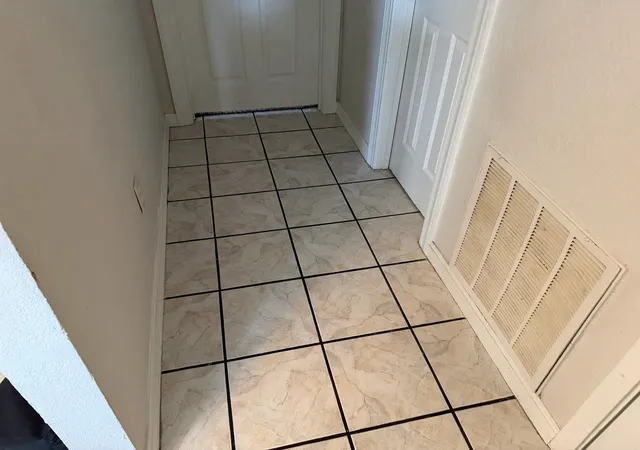 Photo 3 of Single family home for sale at 2000 Silver Oaks Dr, Orange, TX 77632 | MLS# 73315594 | Listing updated on 2026-10-09